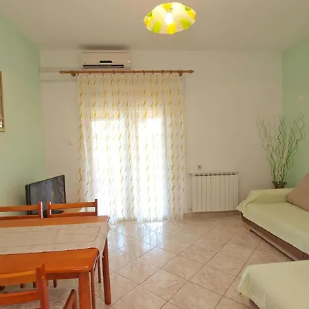 Apartment Fuer 4 Personen Ca 35 Qm In Fazana, Istrien Istrische Riviera *